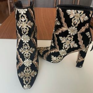 Manolo Blahnik Isola Velvet Booties